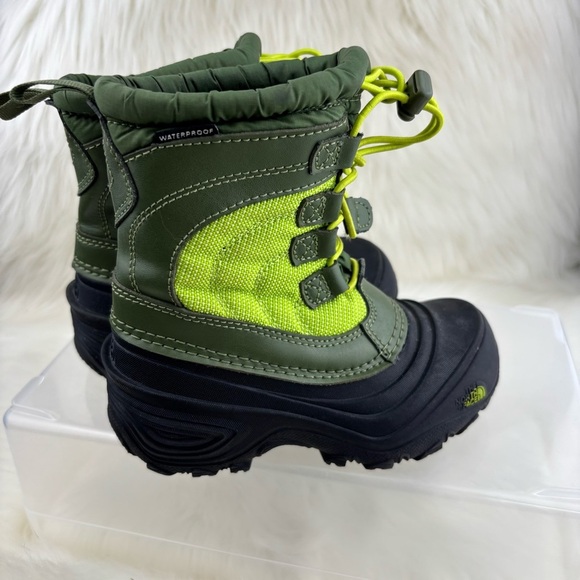 The North Face Kids Green and Black Winter Boots - Picture 4 of 8